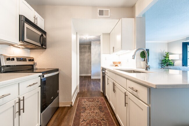 Building Photo - 4727 Jarboe St