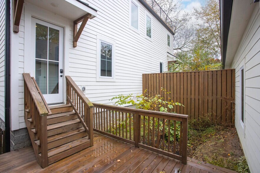 Building Photo - 337 Gatewood Ave