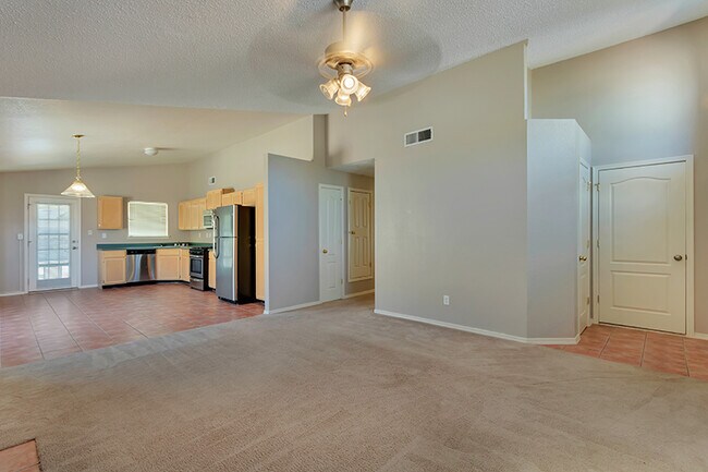 Building Photo - 1417 Plaza Verde Dr