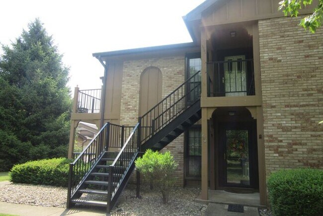 Building Photo - Village Quarter Condo