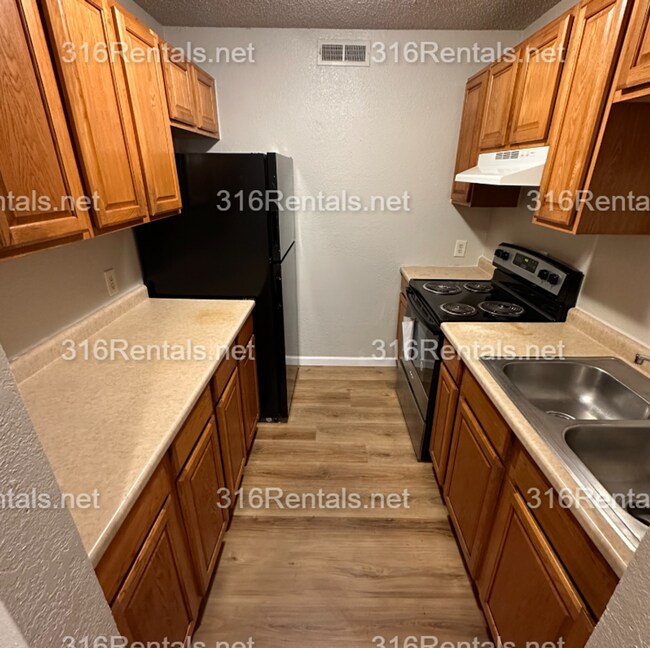 Building Photo - $725 - SECTION 8/ Housing Voucher approved 3 bedroom / 1 bathroom - Newly remodeled Apartment