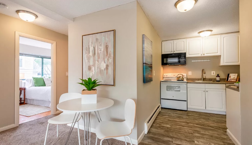 Building Photo - 371 Harvard St