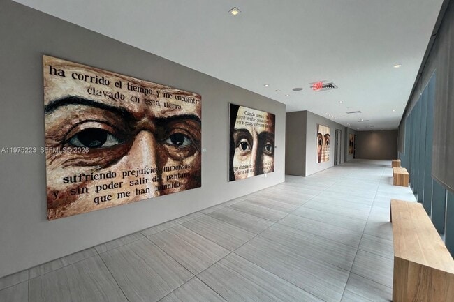 Building Photo - 460 NE 28th St