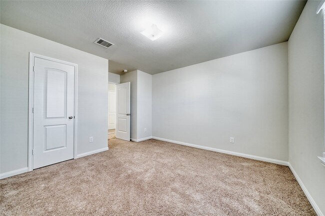 Building Photo - 6934 Orchid St