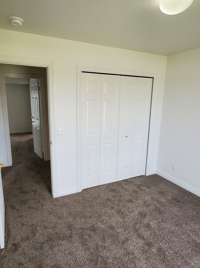 Building Photo - 4785 Dorilee Dr