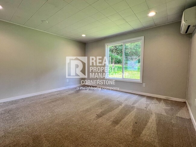 Building Photo - AVAILABLE NOW!! 3 Bedroom Home with Huge Y...