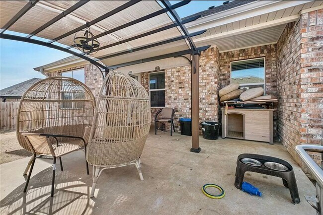 Building Photo - Available June 1st! 3-Bedroom, 2-Bathroom ...