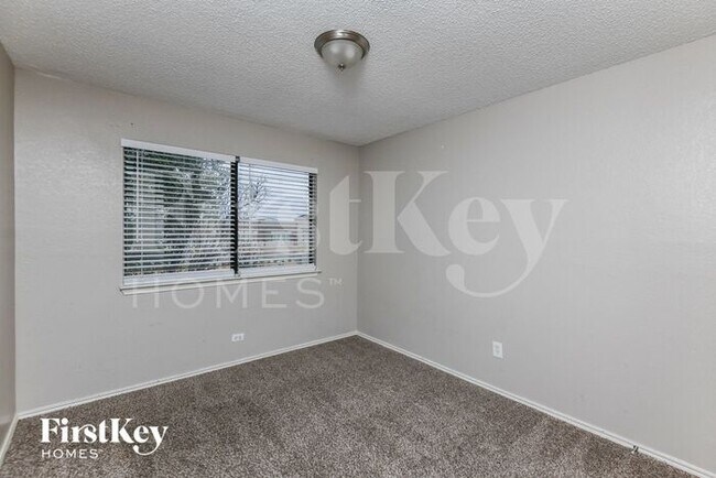 Building Photo - 4213 Amy Dr
