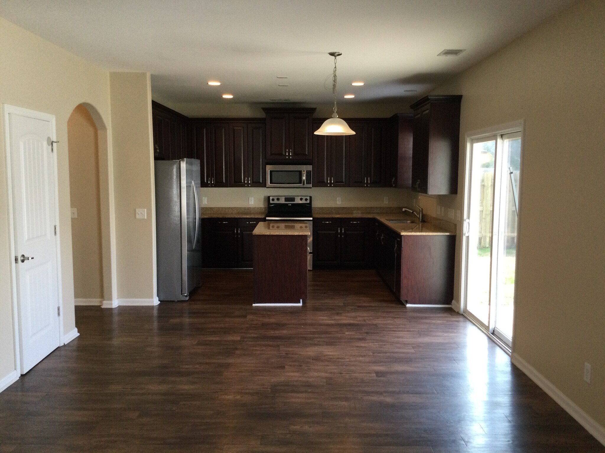 Building Photo - 173 Magnolia Dr