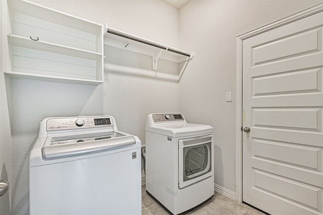 Building Photo - 7019 Terra Dr