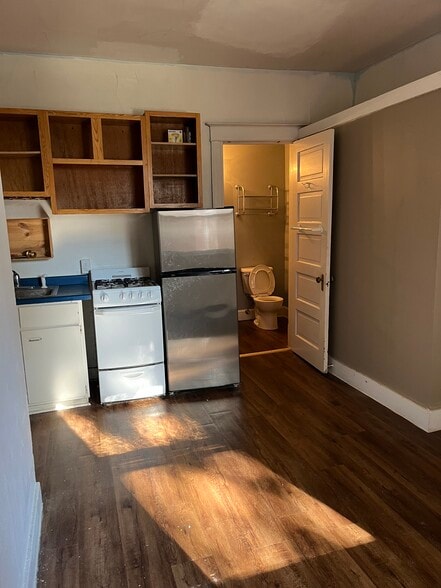Building Photo - 1049 Spaight St