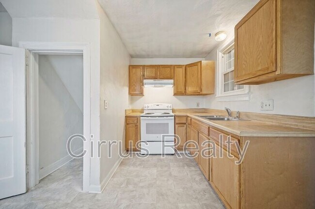 Building Photo - 428 Melville Rd