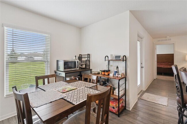 Building Photo - 12965 Del Lago Dr