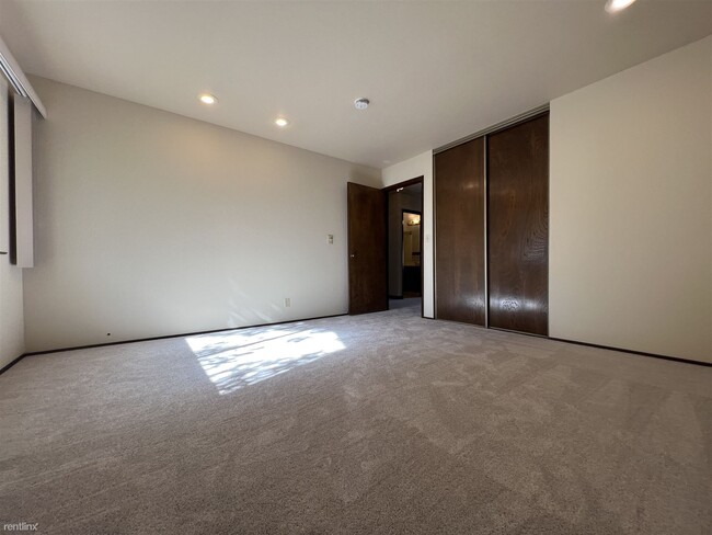 Building Photo - 4 br, 2.5 bath House - 16245 Jackson Oaks ...