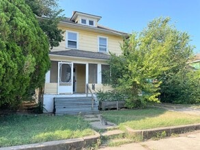 Building Photo - 3 Bed 1.5 Bath