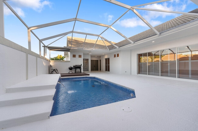 Building Photo - 700 SW Great Exuma Cove