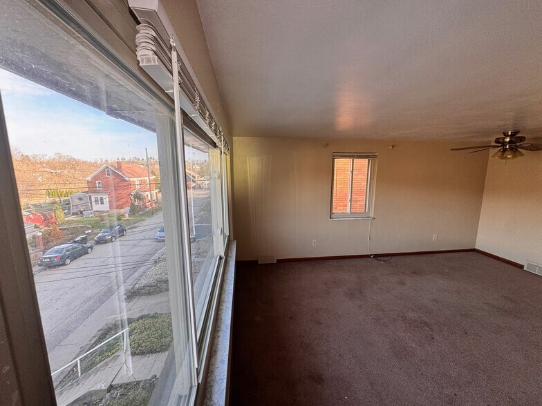 Building Photo - 213 Frankfort Ave