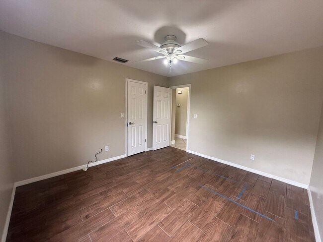 Building Photo - Updated 2-bedroom, 2-bath home in Port Orange