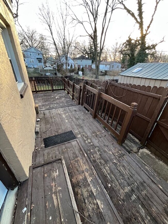 Building Photo - 125-131 Chase Rd