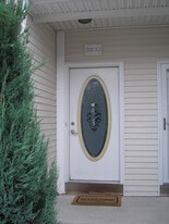 Building Photo - 2600 W Village Dr