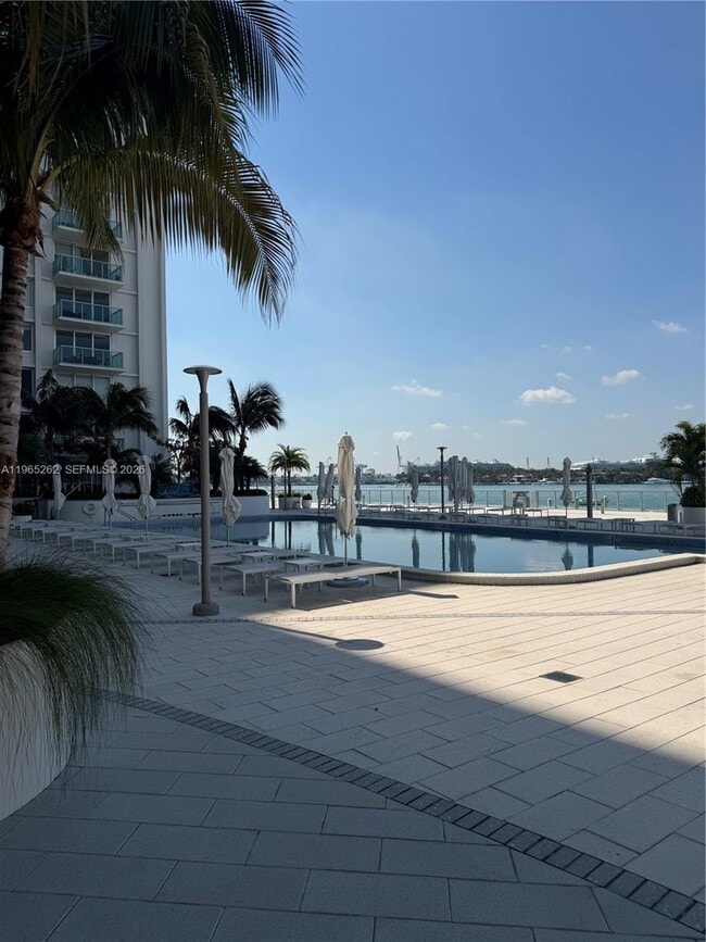 Building Photo - 1000 West Ave