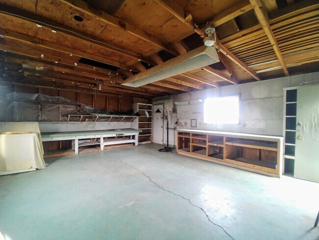 Building Photo - 114 Palo Alto Dr