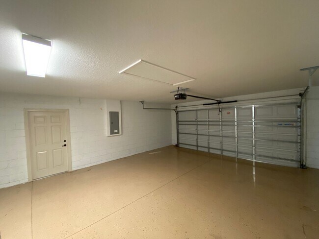 Building Photo - 16618 SW 31st Cir