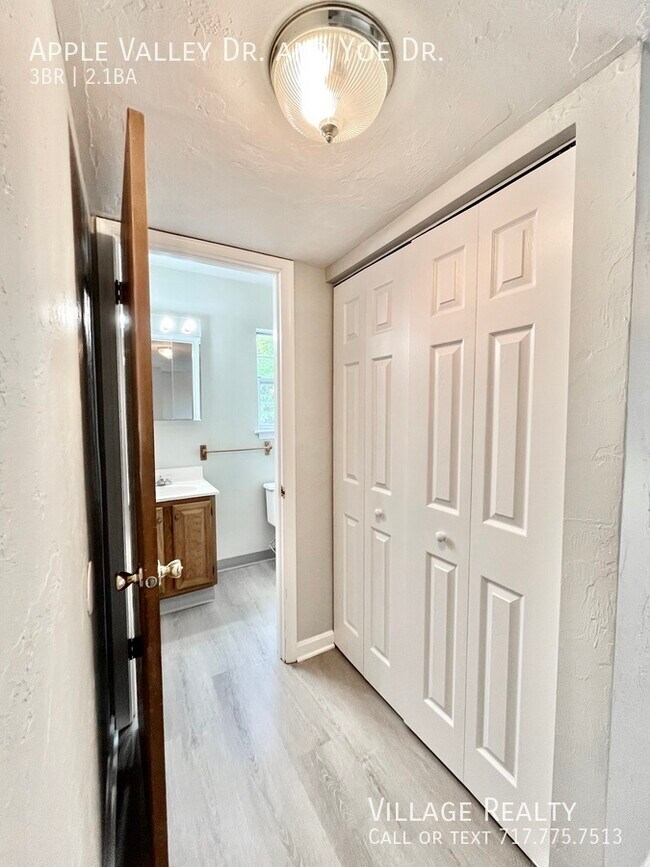 Building Photo - 914 Apple Valley Dr