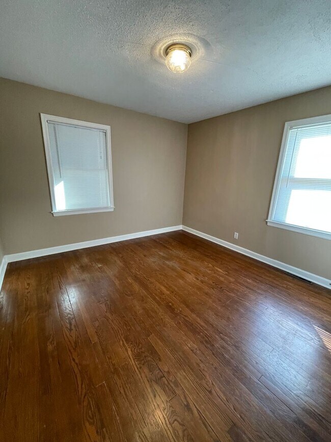 Building Photo - Coming Soon: 3BR Home with Bonus Space & Quick Highway Access