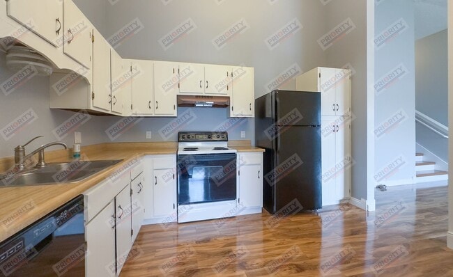 Building Photo - 2 bedroom home in Indian Hills