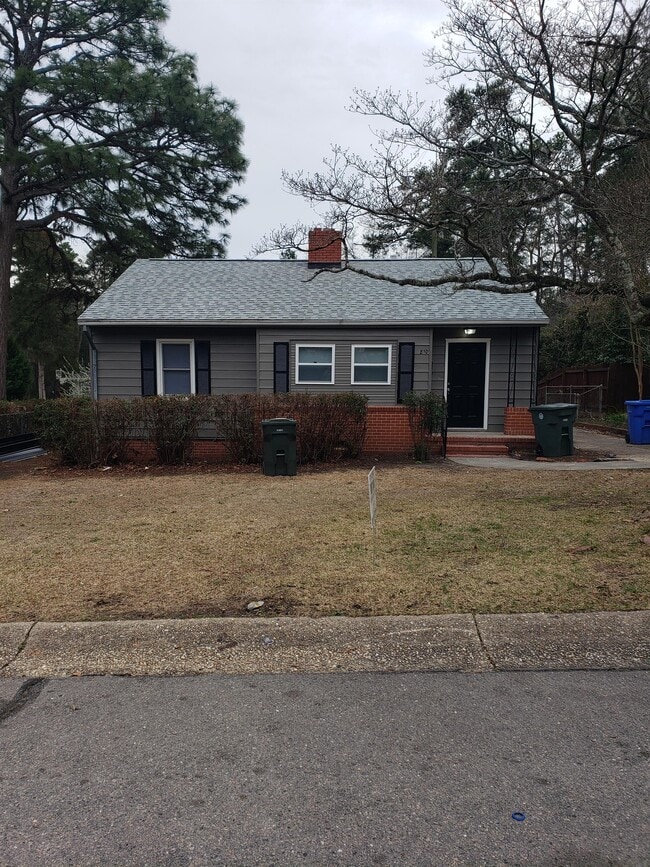 Building Photo - 810 Anarine Rd