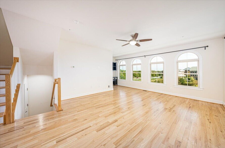Building Photo - 9128 Kenway Ln