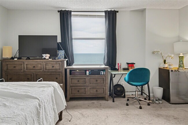 Building Photo - 1010 S Ocean Blvd