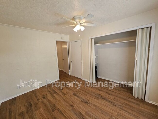 Building Photo - 6540 Hollis Ave