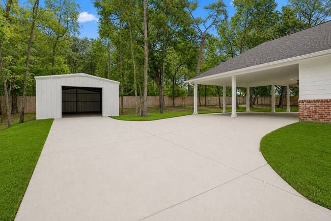 Building Photo - 5161 Lazy Ln