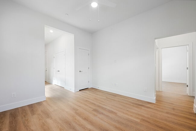 Building Photo - 5313 Reiger Ave