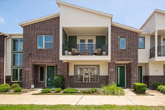 Building Photo - 432 Texas Dr