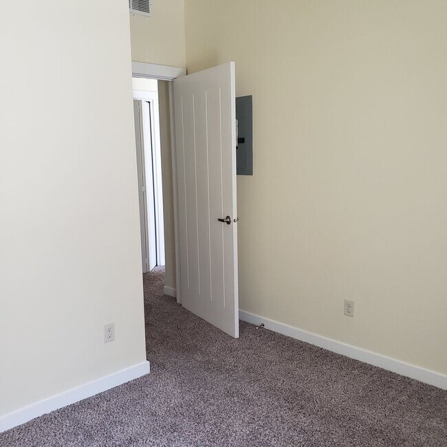 Building Photo - SAW1530A