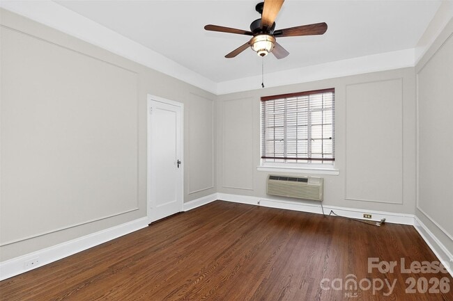 Building Photo - 301 W 10th St