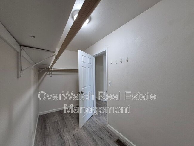 Building Photo - 250 Oklahoma St
