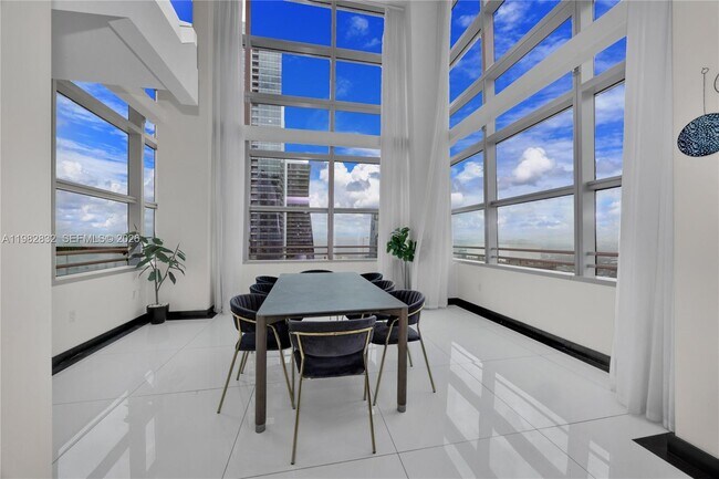 Building Photo - 1395 Brickell Ave