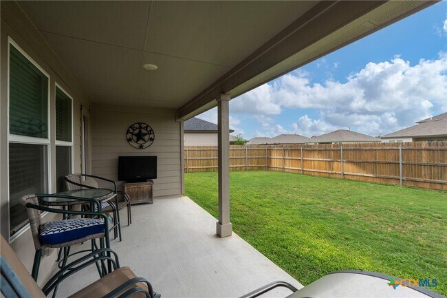 Building Photo - 1444 Acorn Wood
