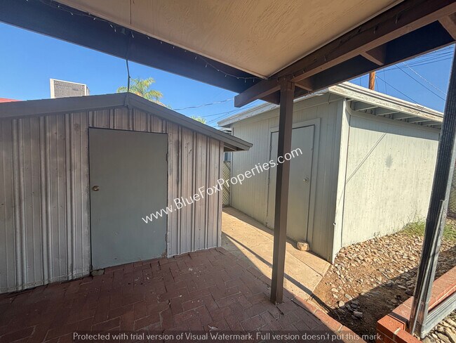 Building Photo - 3202 W Calle Fresa