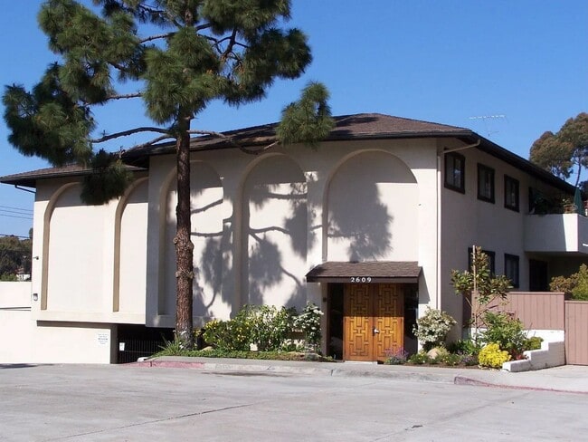 Building Photo - 2609 Pico Pl