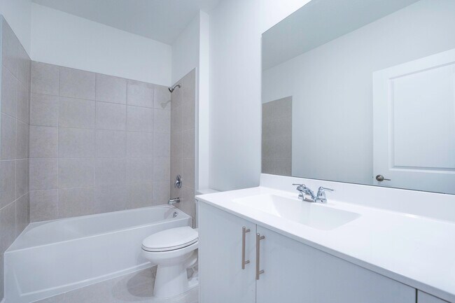 Building Photo - 3024 Green Palm Ct