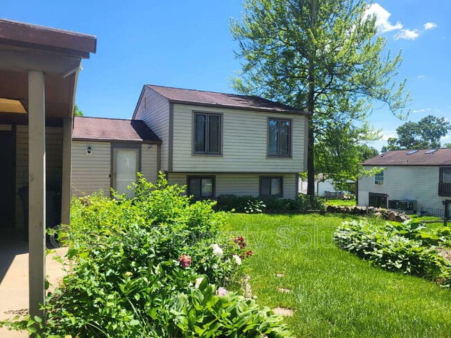 Building Photo - 6634 Dovecote Dr