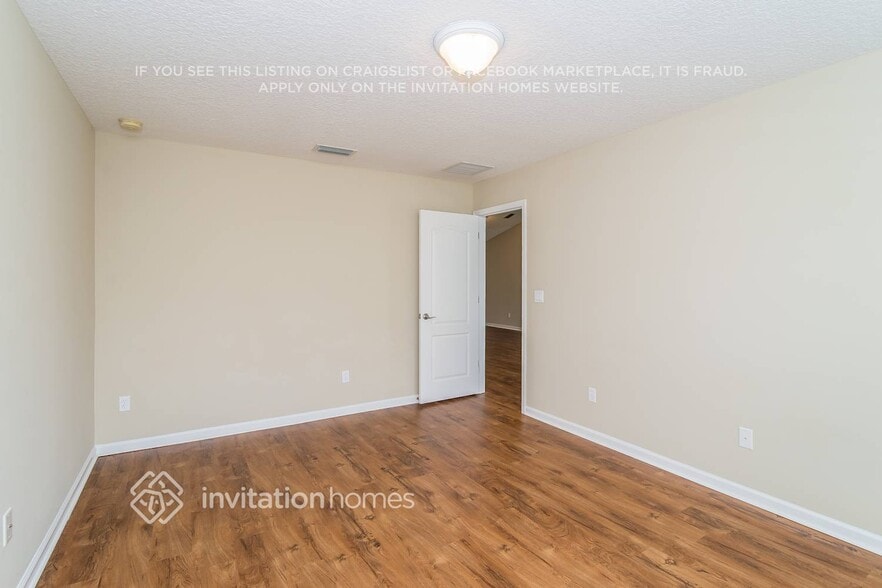 Building Photo - 86032 Sands Way