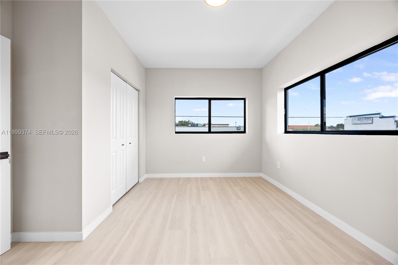 Building Photo - 630 NE 166th St