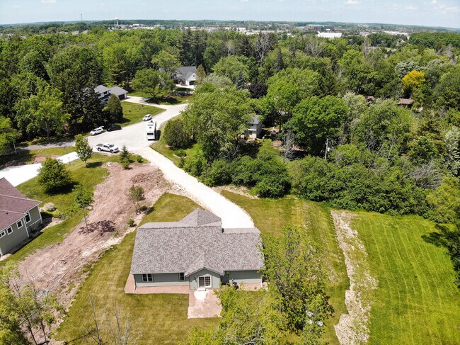 Building Photo - 1255 Westwood Dr