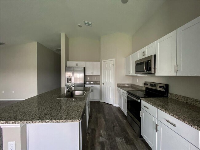 Building Photo - 12921 Twin Bridges Dr